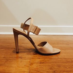 Vince Nude Heels (size 9)